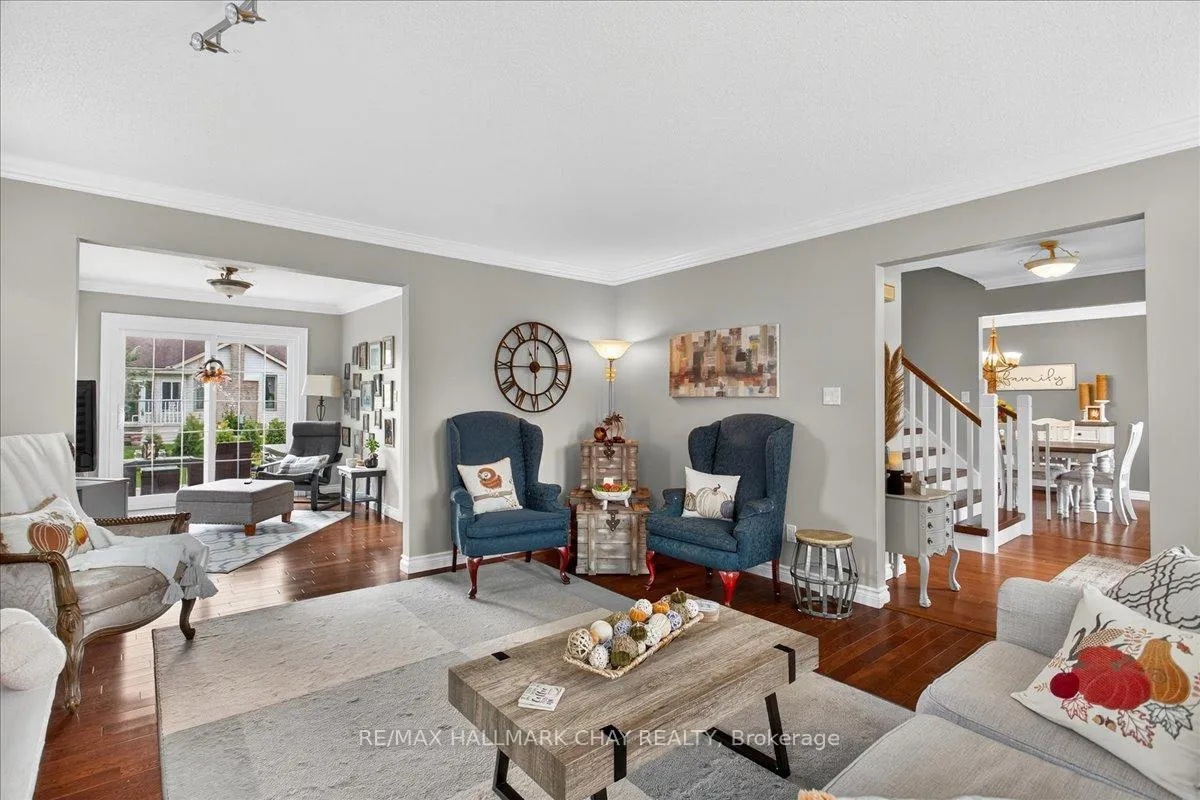 Photo 5 of 35 Howard Drive, Oro-Medonte, Rural Oro-Medonte — HOMEH