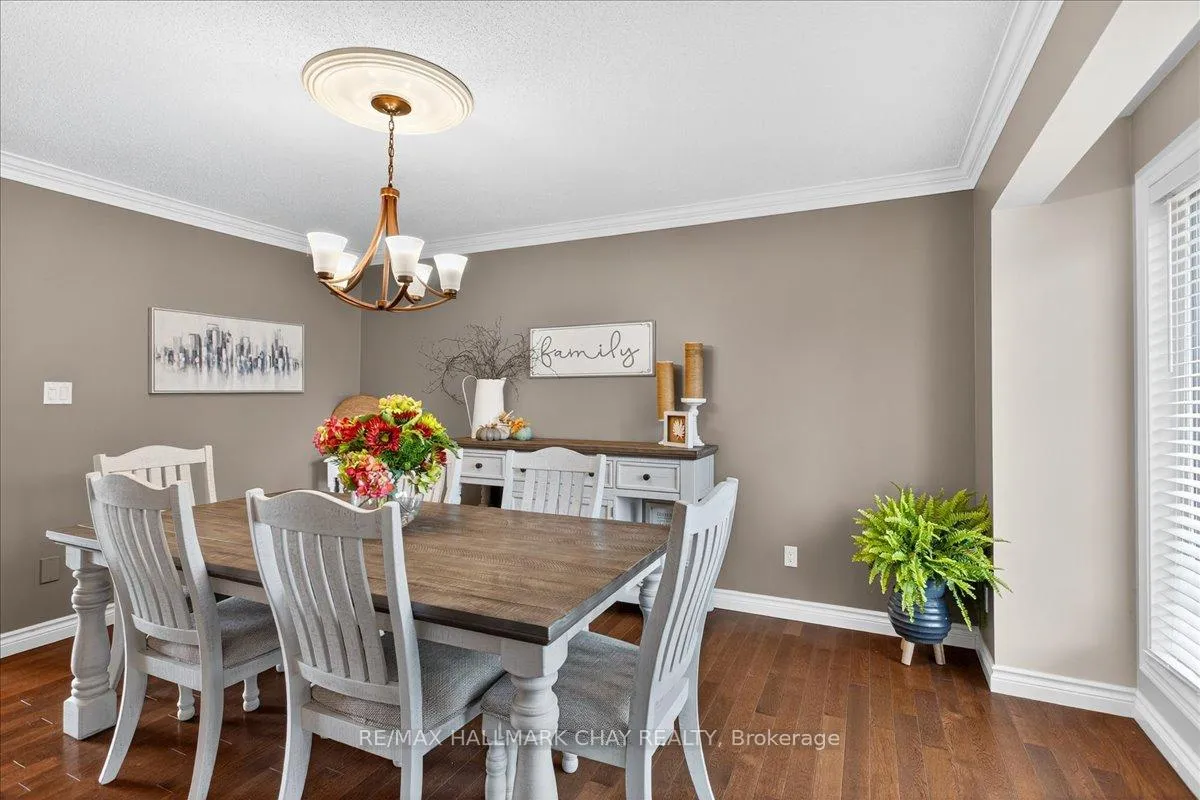 Photo 7 of 35 Howard Drive, Oro-Medonte, Rural Oro-Medonte — HOMEH