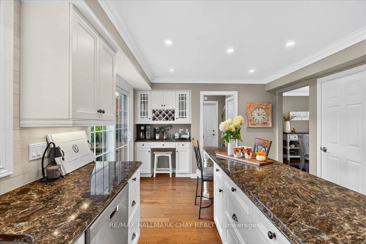 Photo 15 of 35 Howard Drive, Oro-Medonte, Rural Oro-Medonte — HOMEH