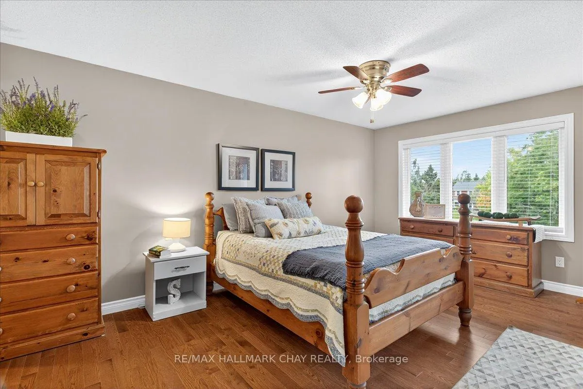 Photo 23 of 35 Howard Drive, Oro-Medonte, Rural Oro-Medonte — HOMEH