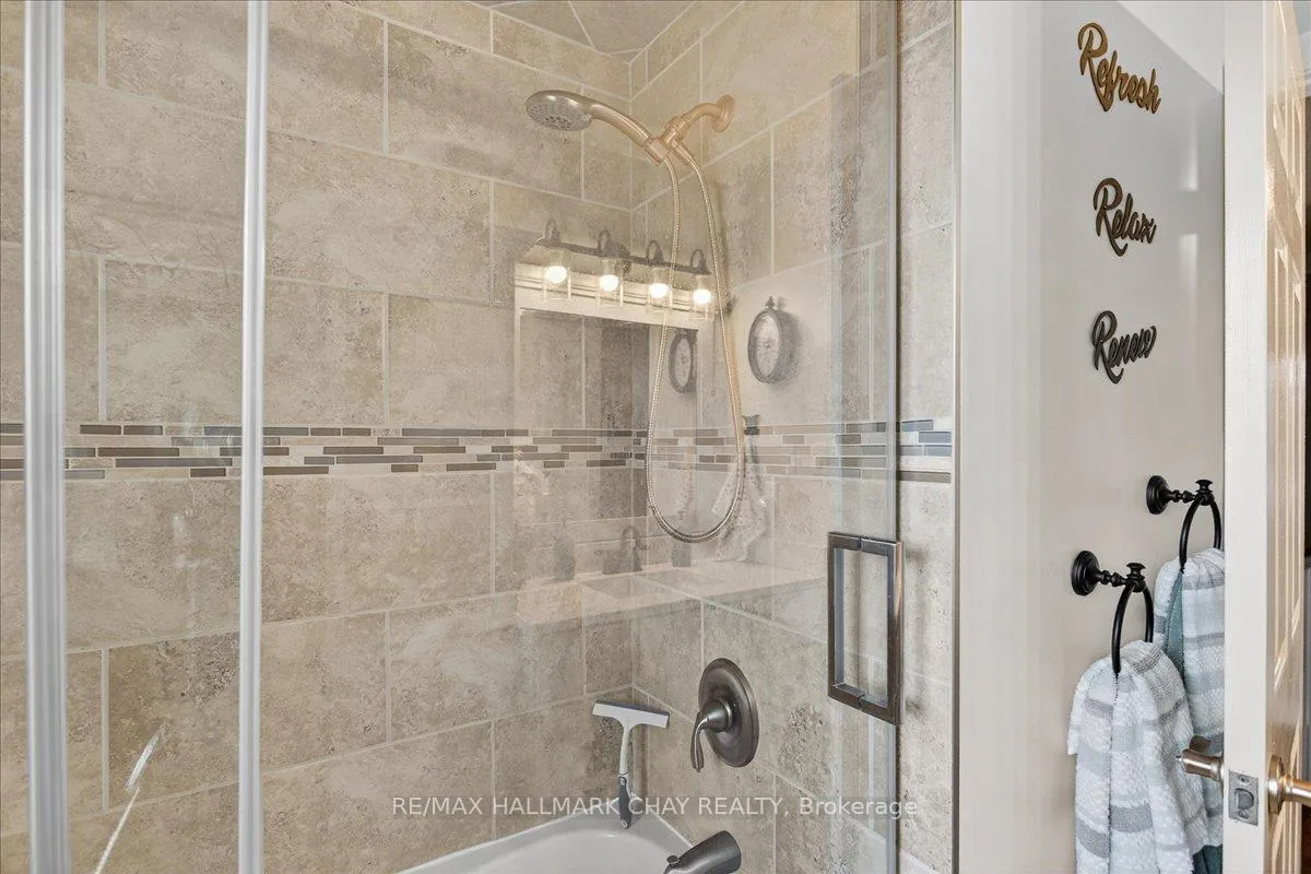 Photo 34 of 35 Howard Drive, Oro-Medonte, Rural Oro-Medonte — HOMEH
