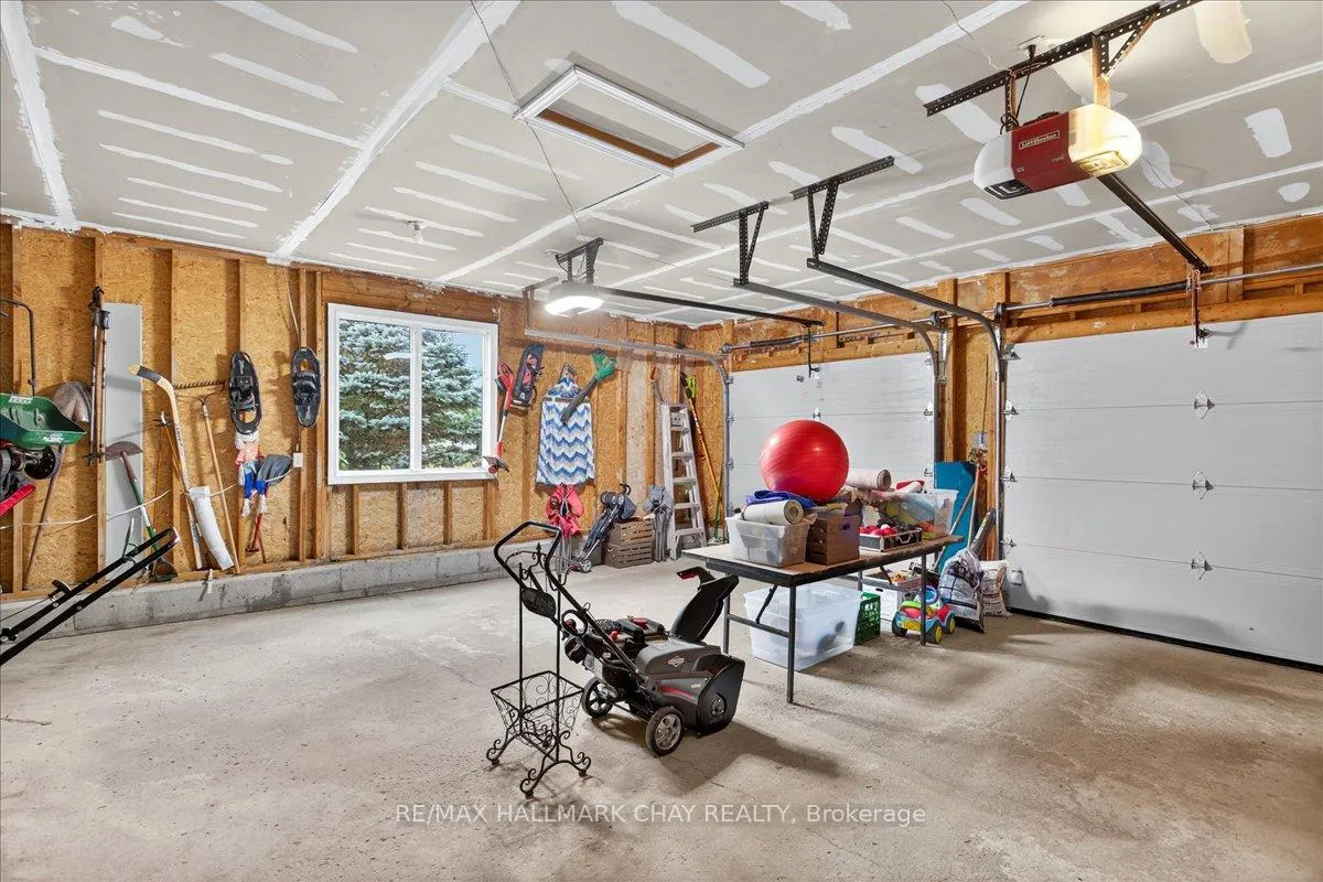 Photo 41 of 35 Howard Drive, Oro-Medonte, Rural Oro-Medonte — HOMEH