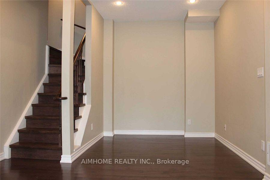 Photo 5 of Unit 7, 3 Alpen Way, Markham, Unionville — HOMEH