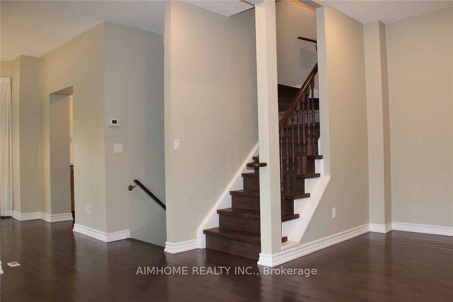 Photo 6 of Unit 7, 3 Alpen Way, Markham, Unionville — HOMEH