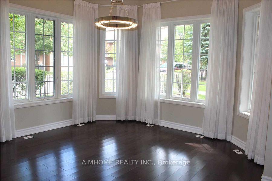 Photo 7 of Unit 7, 3 Alpen Way, Markham, Unionville — HOMEH