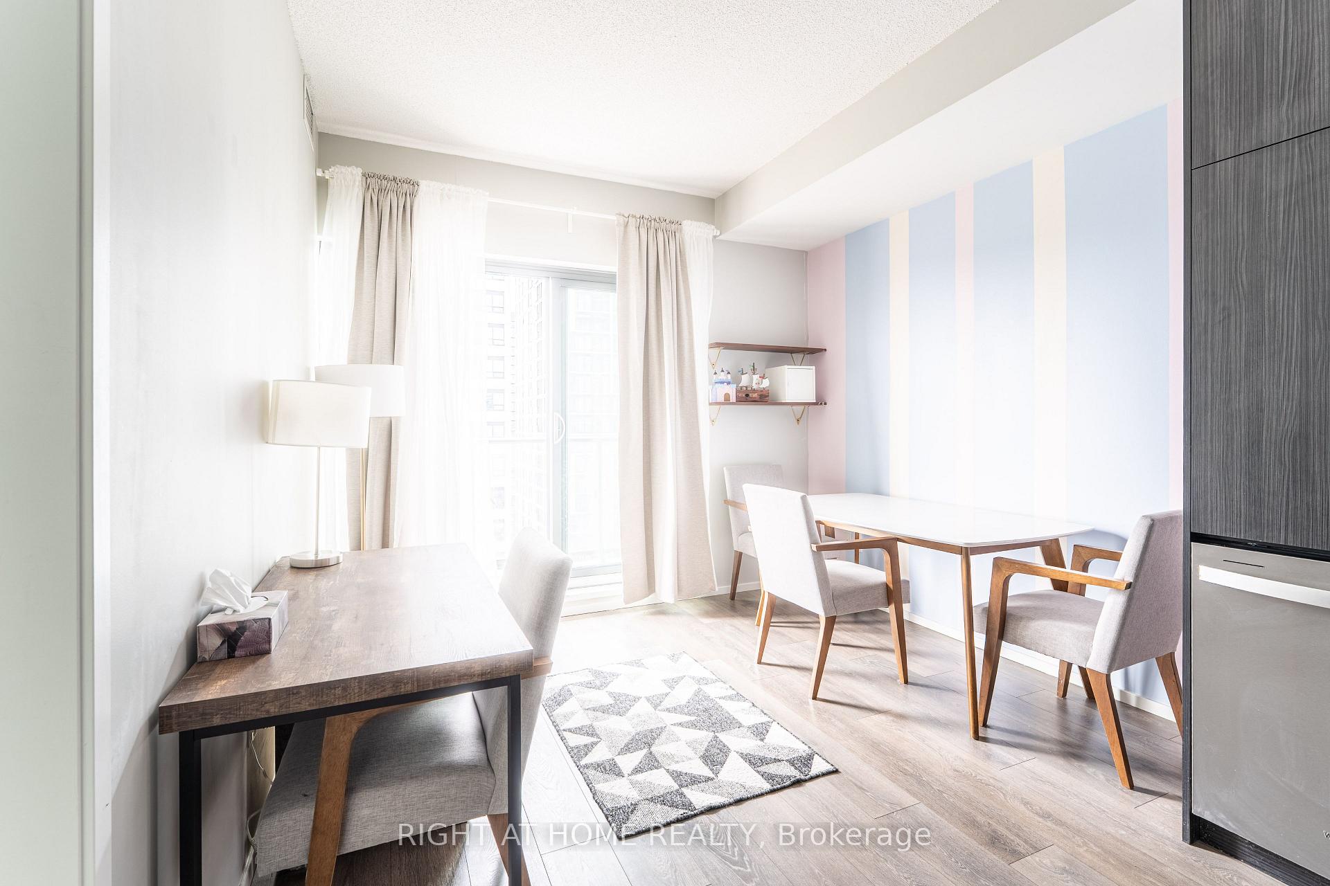 Photo 4 of Unit 2103, 159 Dundas Street E, Toronto, Church-Yonge Corridor — HOMEH