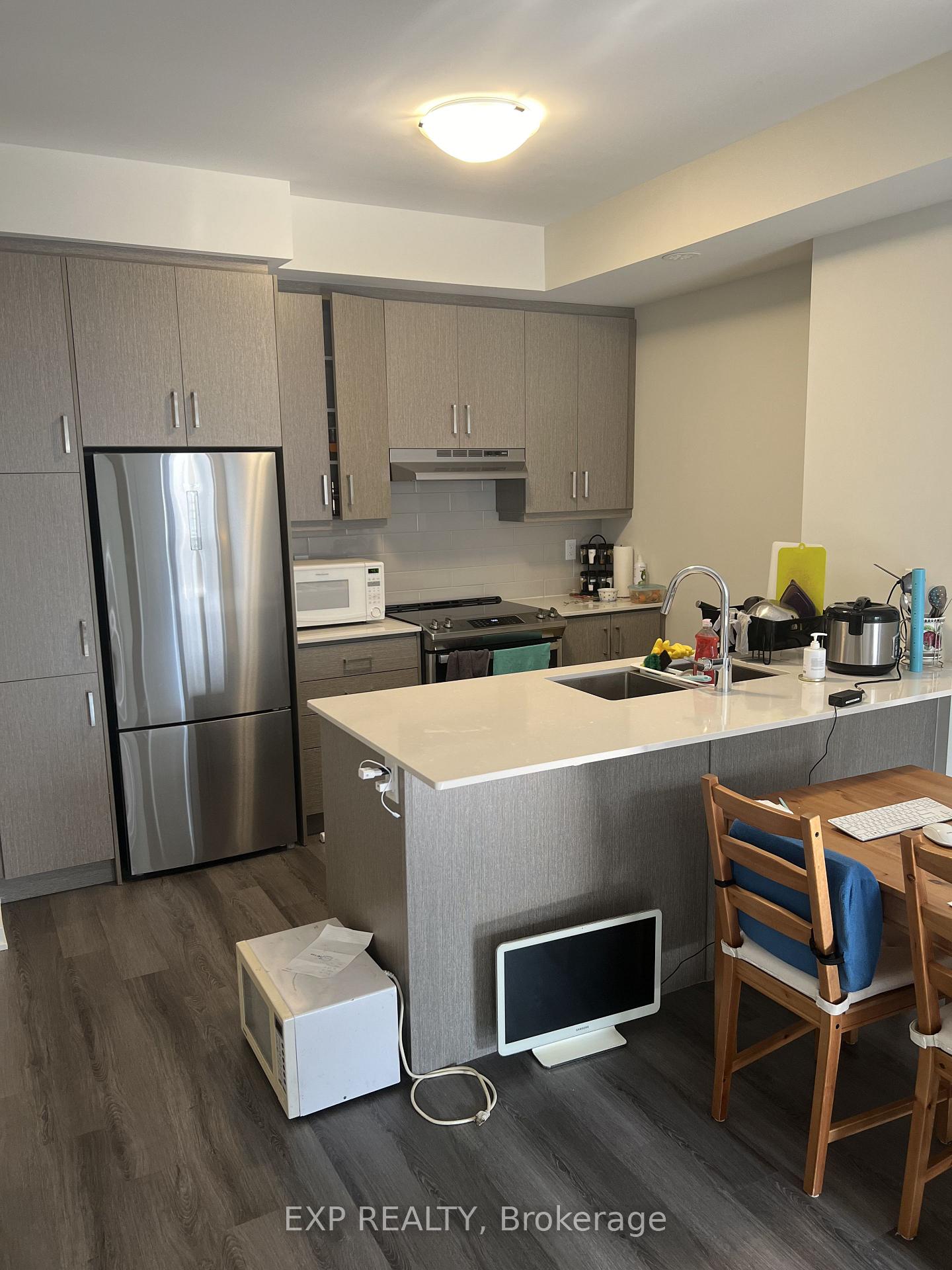 Photo 1 of Unit 239, 121 Honeycrisp Cres, Vaughan, Concord — HOMEH