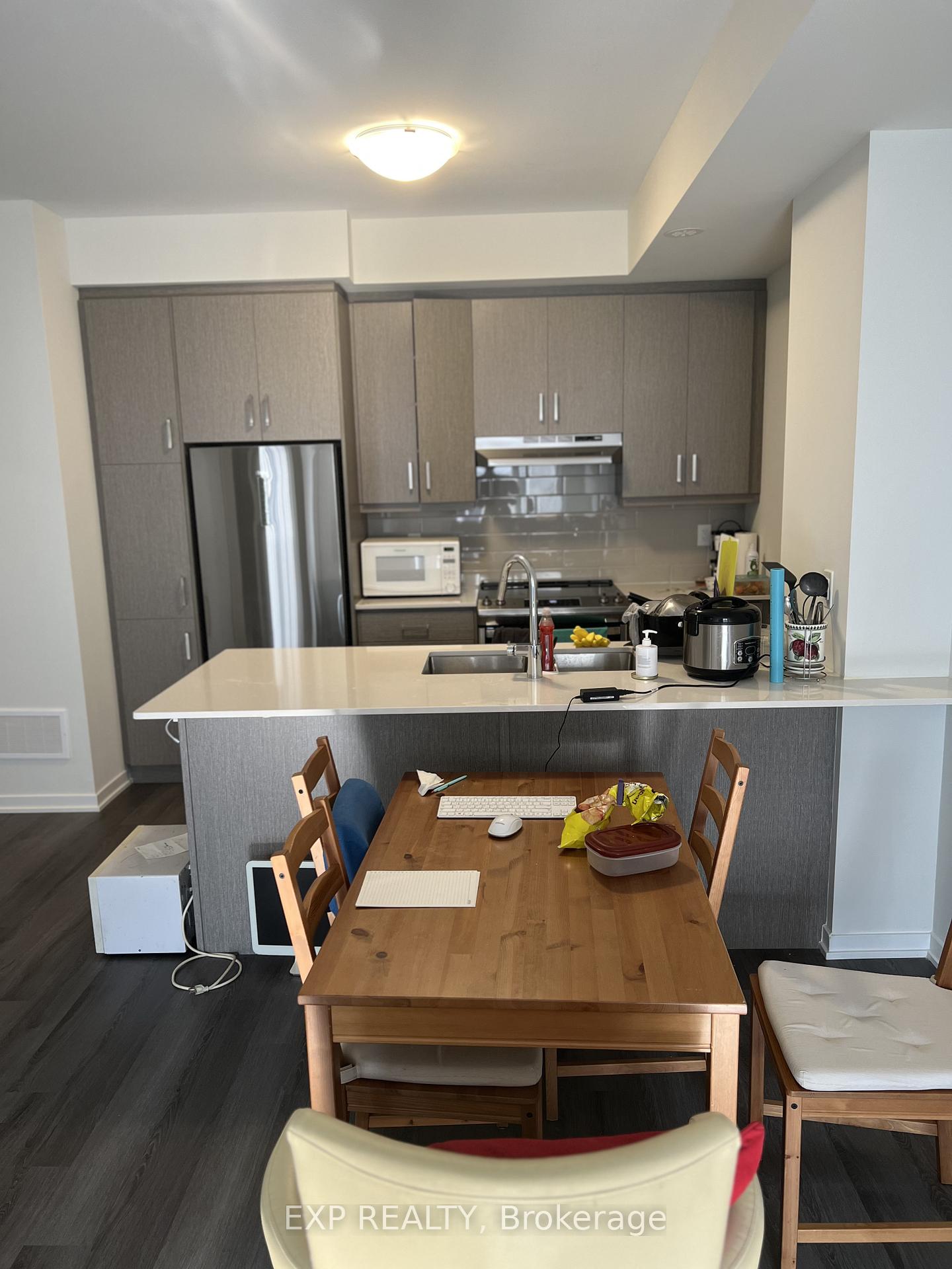 Photo 2 of Unit 239, 121 Honeycrisp Cres, Vaughan, Concord — HOMEH