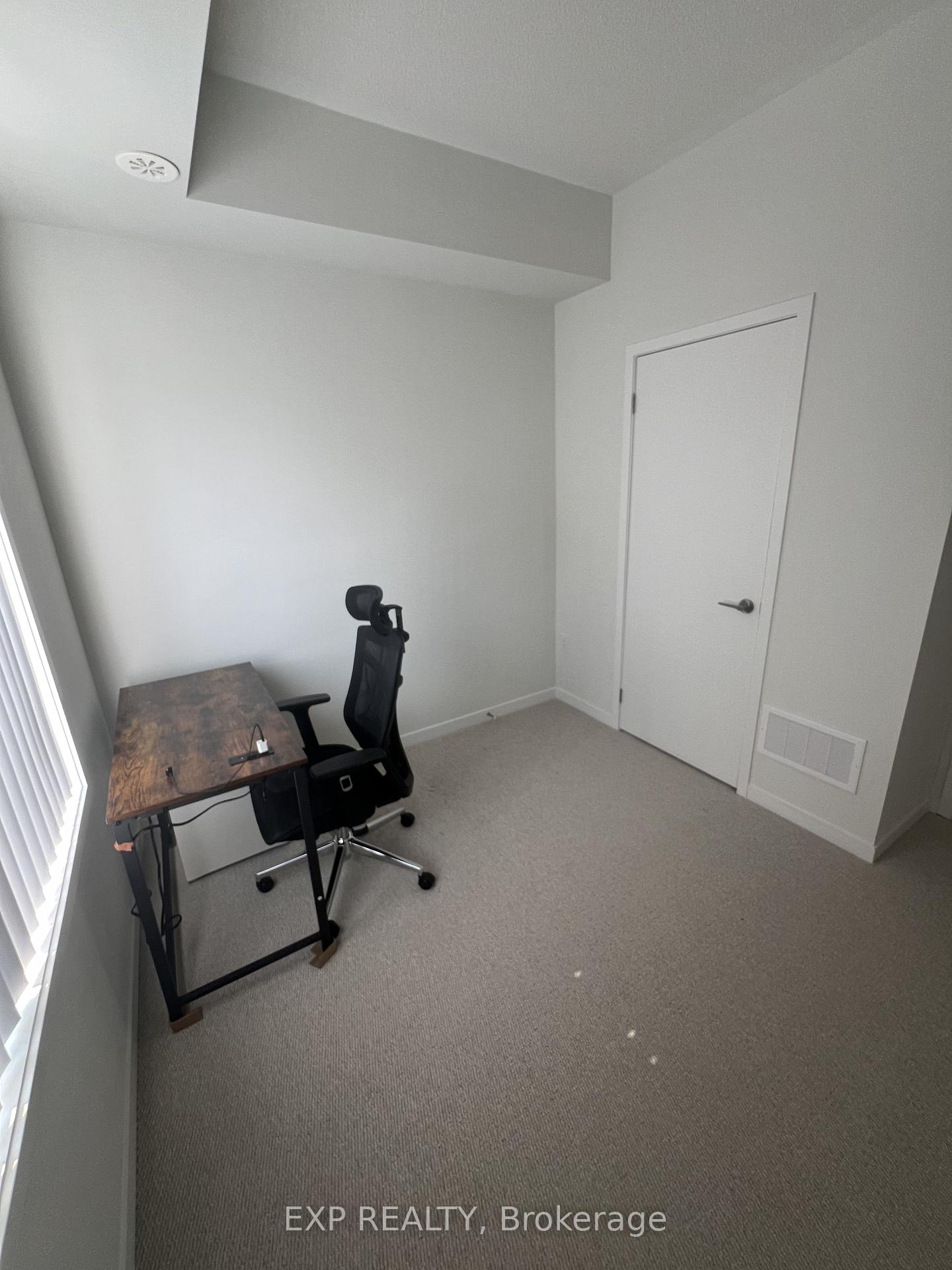 Photo 5 of Unit 239, 121 Honeycrisp Cres, Vaughan, Concord — HOMEH