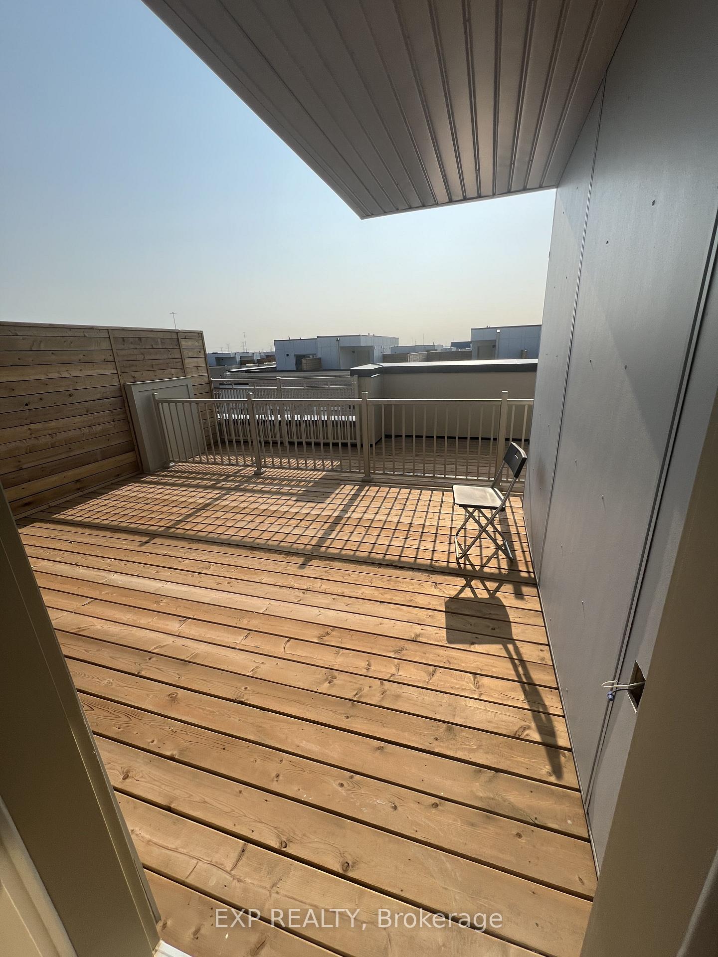 Photo 7 of Unit 239, 121 Honeycrisp Cres, Vaughan, Concord — HOMEH
