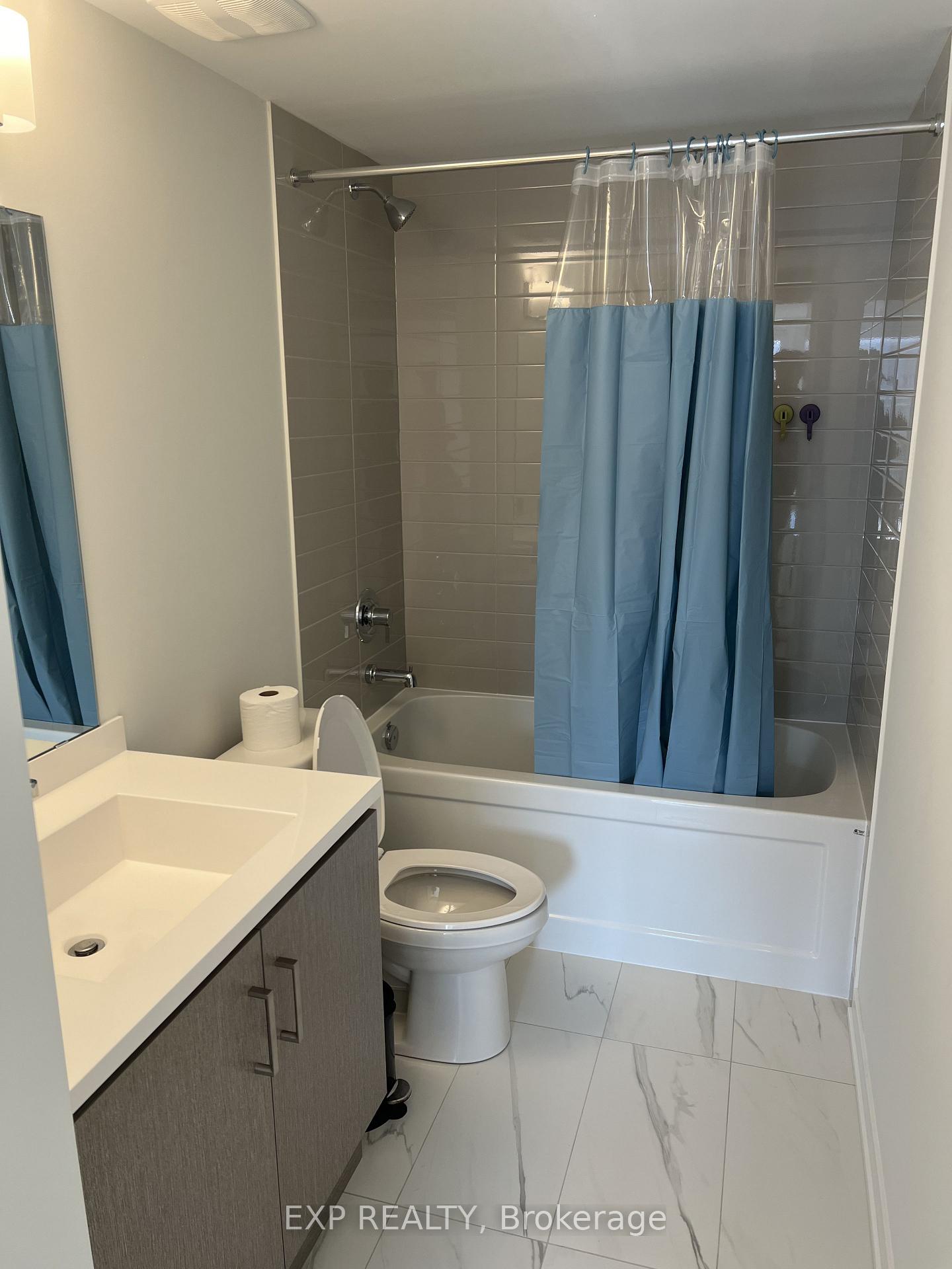 Photo 14 of Unit 239, 121 Honeycrisp Cres, Vaughan, Concord — HOMEH