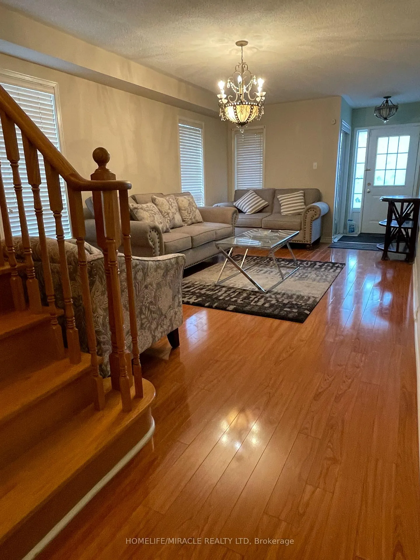 Photo 3 of 26 Penbridge Circle, Brampton, Brampton North — HOMEH