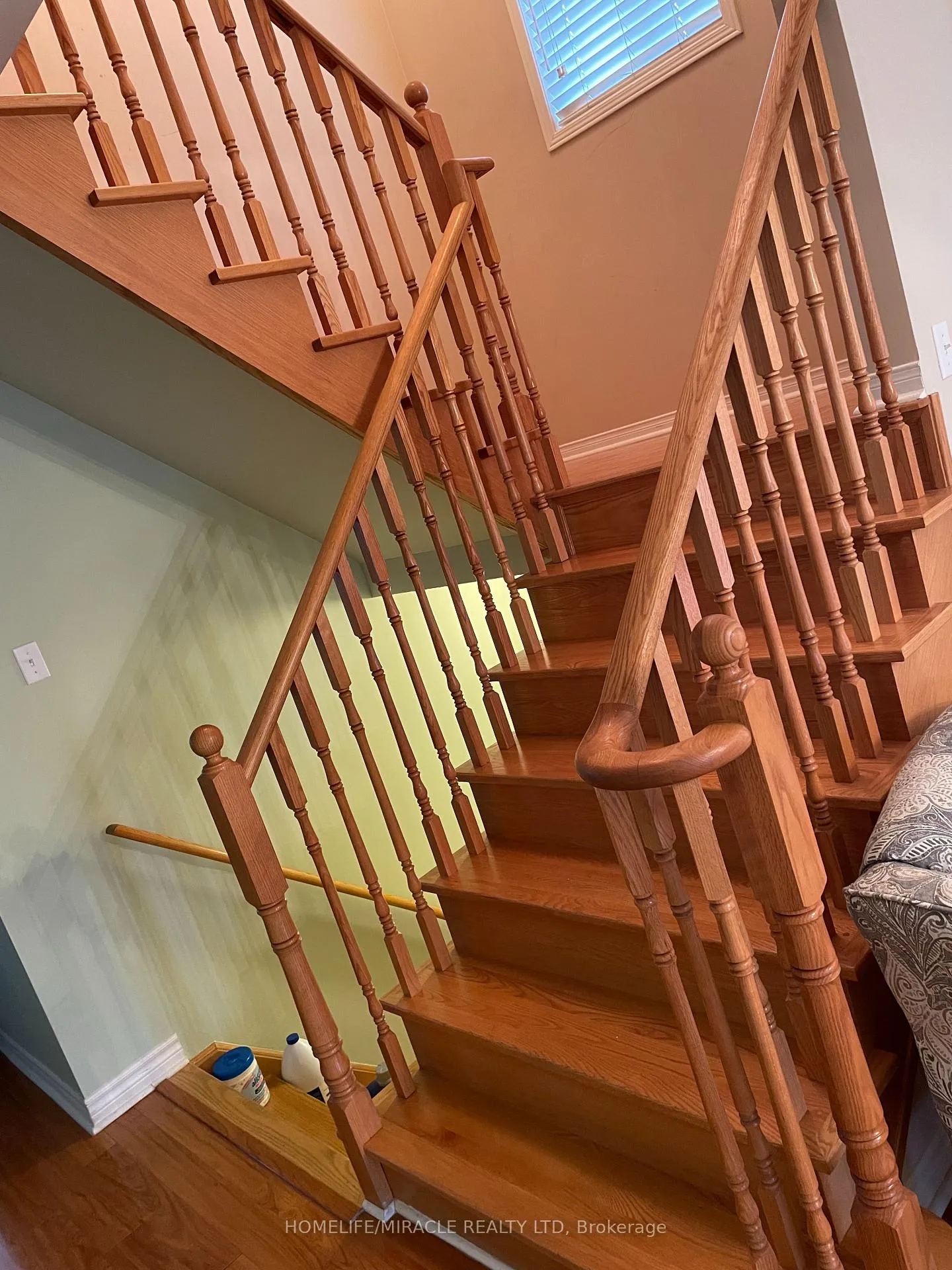 Photo 4 of 26 Penbridge Circle, Brampton, Brampton North — HOMEH