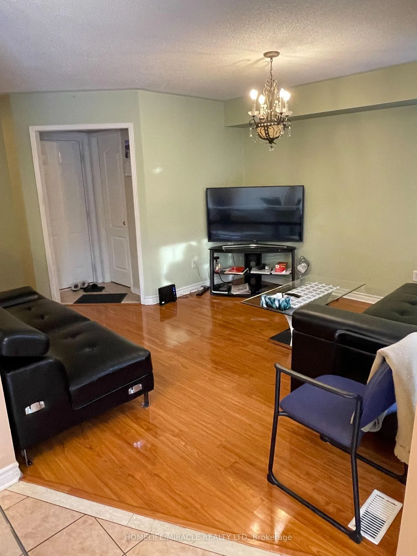 Photo 6 of 26 Penbridge Circle, Brampton, Brampton North — HOMEH