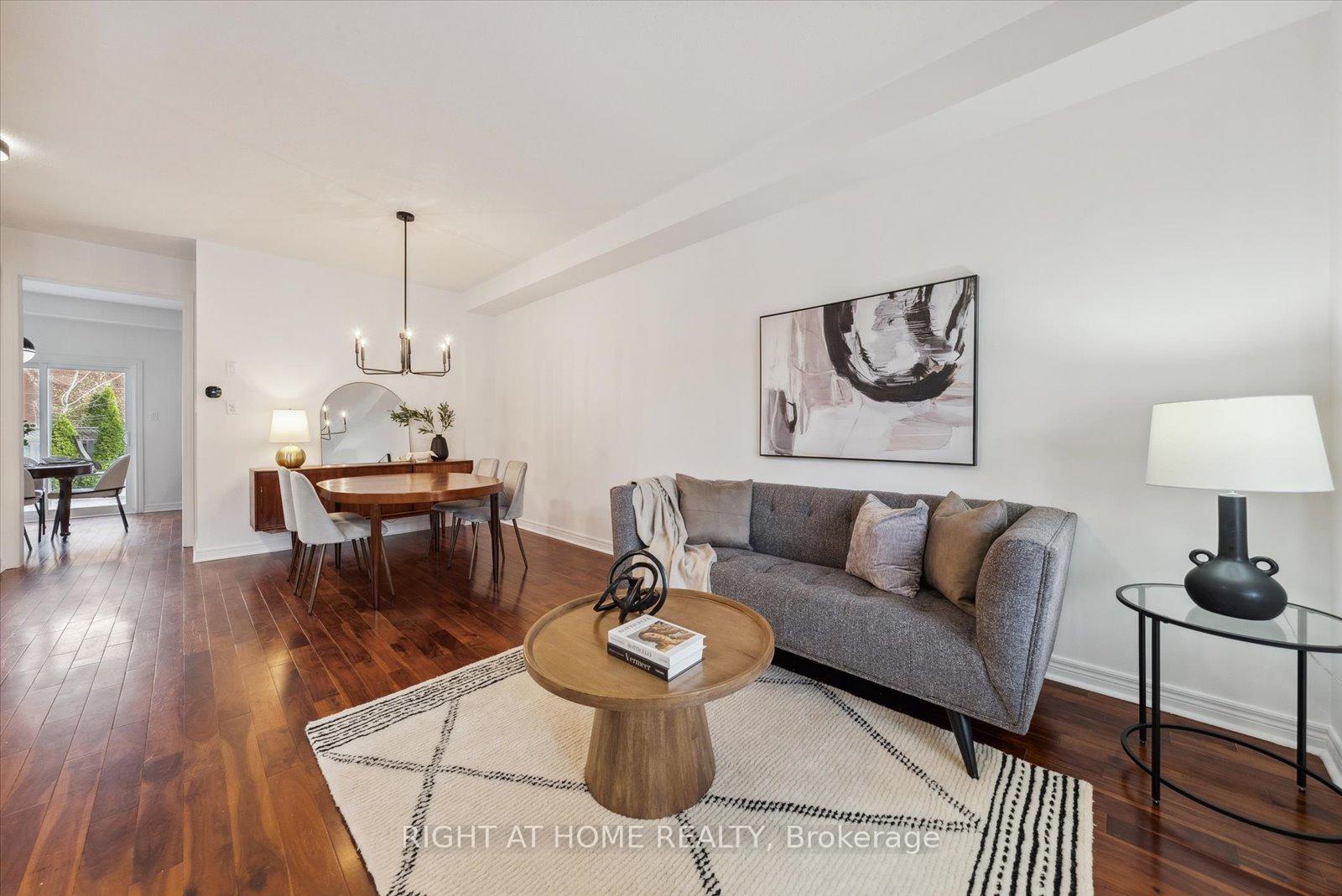 Photo 2 of 89 Watkins Glen Crescent, Aurora, Bayview Wellington — HOMEH