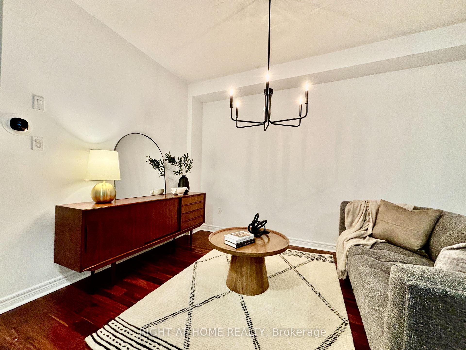Photo 5 of 89 Watkins Glen Crescent, Aurora, Bayview Wellington — HOMEH