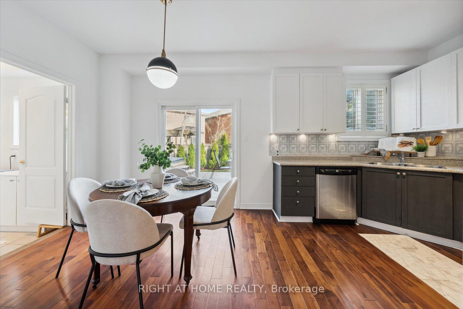 Photo 9 of 89 Watkins Glen Crescent, Aurora, Bayview Wellington — HOMEH