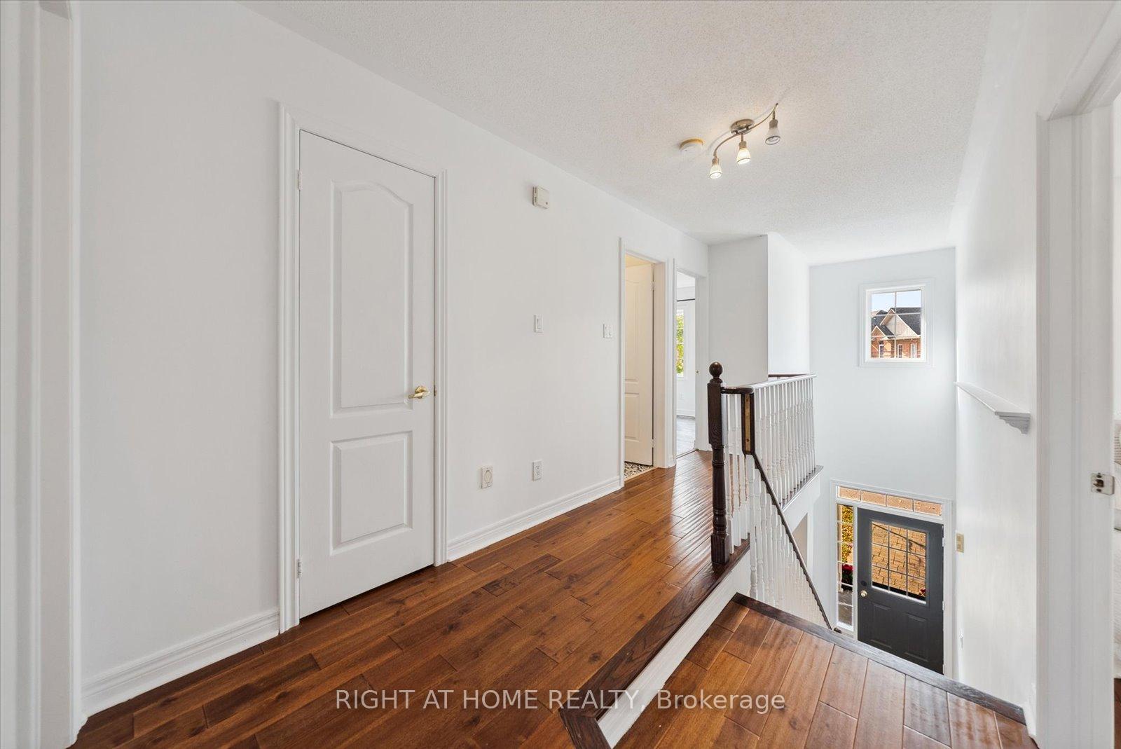 Photo 11 of 89 Watkins Glen Crescent, Aurora, Bayview Wellington — HOMEH