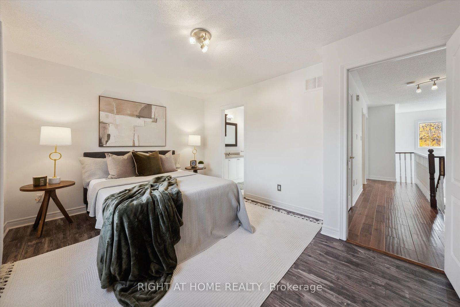 Photo 12 of 89 Watkins Glen Crescent, Aurora, Bayview Wellington — HOMEH