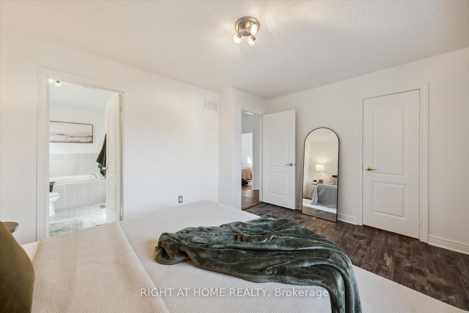 Photo 14 of 89 Watkins Glen Crescent, Aurora, Bayview Wellington — HOMEH