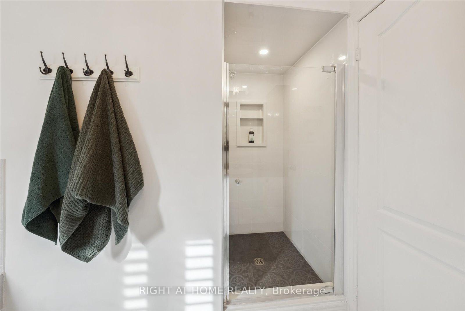 Photo 15 of 89 Watkins Glen Crescent, Aurora, Bayview Wellington — HOMEH