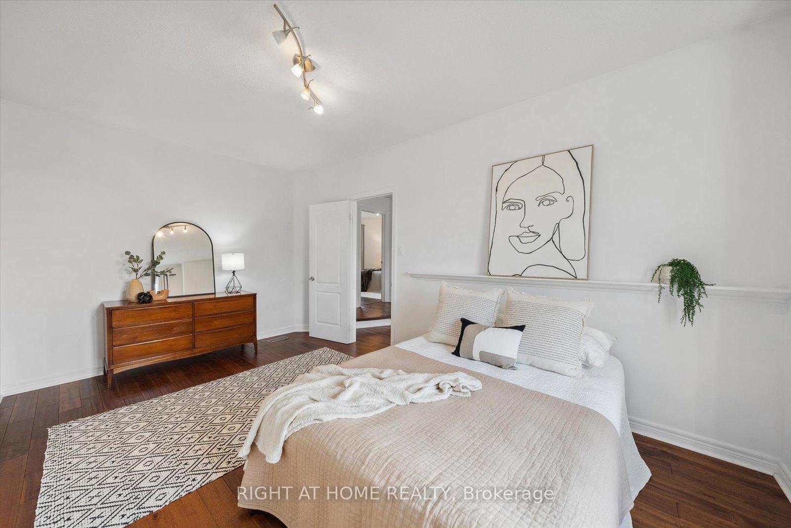 Photo 17 of 89 Watkins Glen Crescent, Aurora, Bayview Wellington — HOMEH