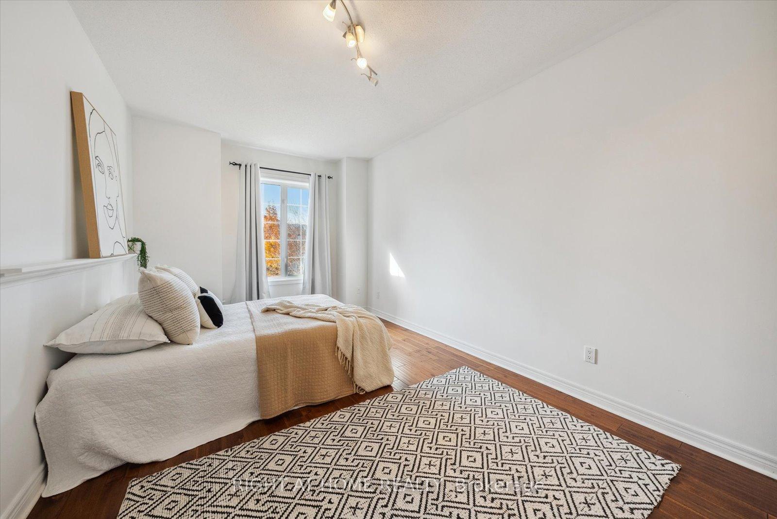 Photo 18 of 89 Watkins Glen Crescent, Aurora, Bayview Wellington — HOMEH