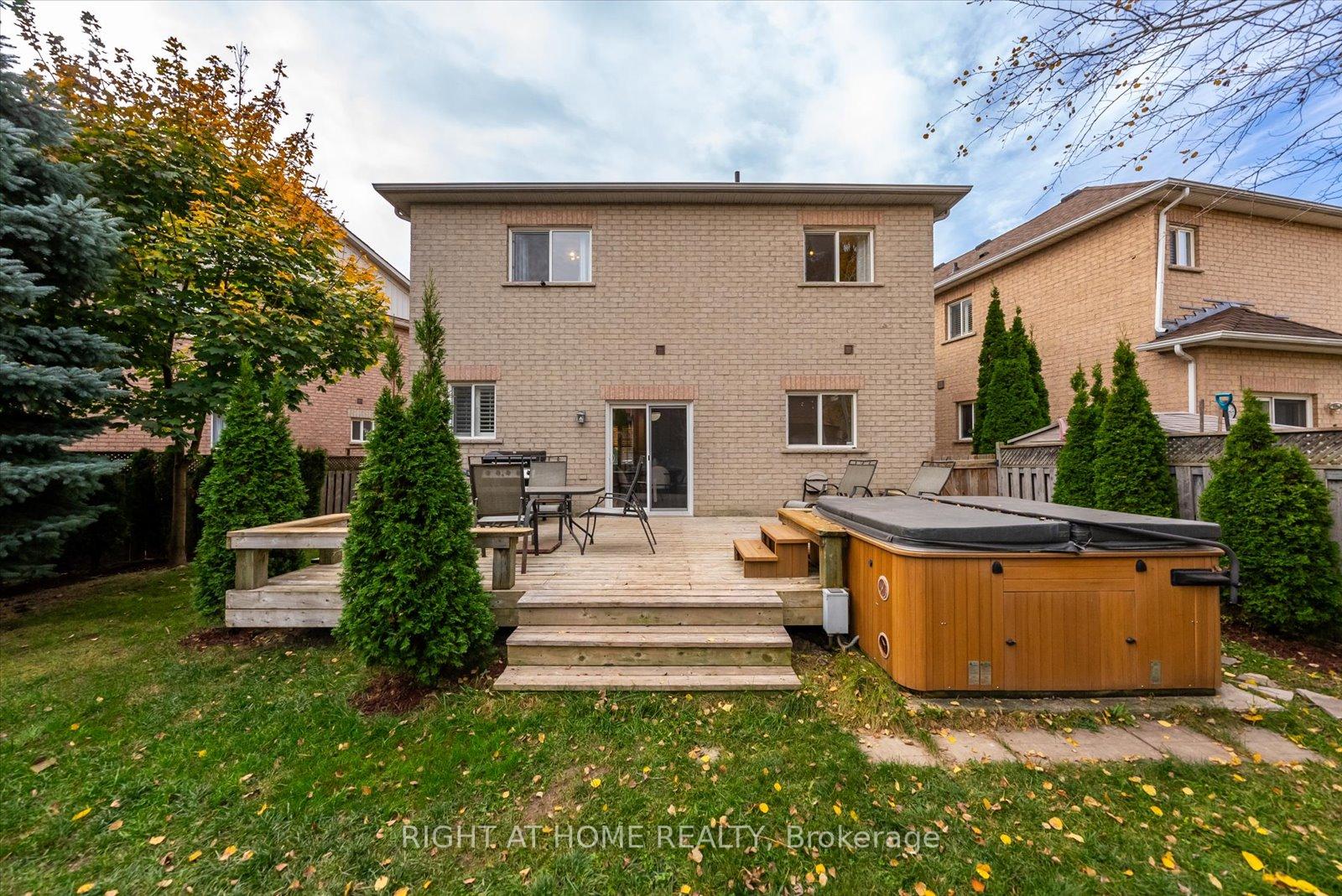Photo 30 of 89 Watkins Glen Crescent, Aurora, Bayview Wellington — HOMEH