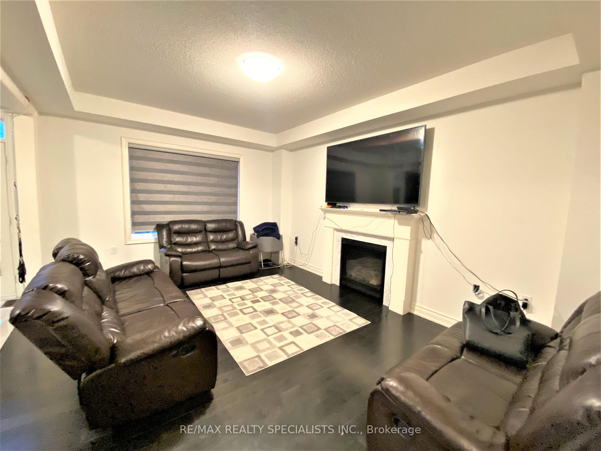 Photo 9 of Unit Upper Level, 52 Deer Ridge Trail, Caledon, Rural Caledon — HOMEH