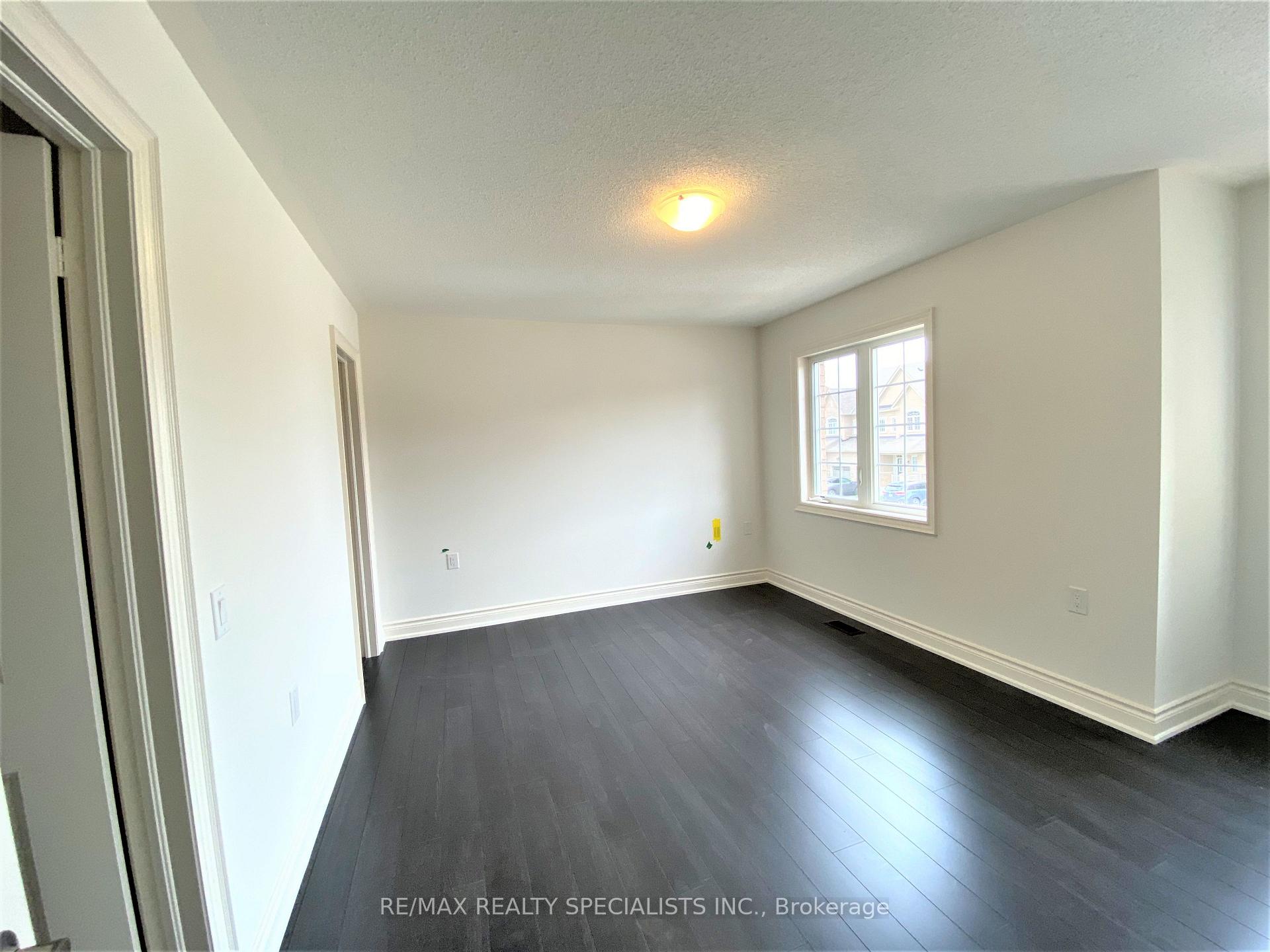 Photo 21 of Unit Upper Level, 52 Deer Ridge Trail, Caledon, Rural Caledon — HOMEH