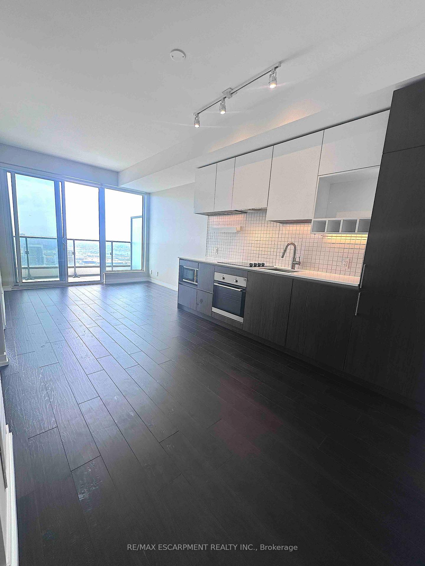 Photo 5 of Unit 3706, 5 Buttermill Avenue, Vaughan, Vaughan Corporate Centre — HOMEH