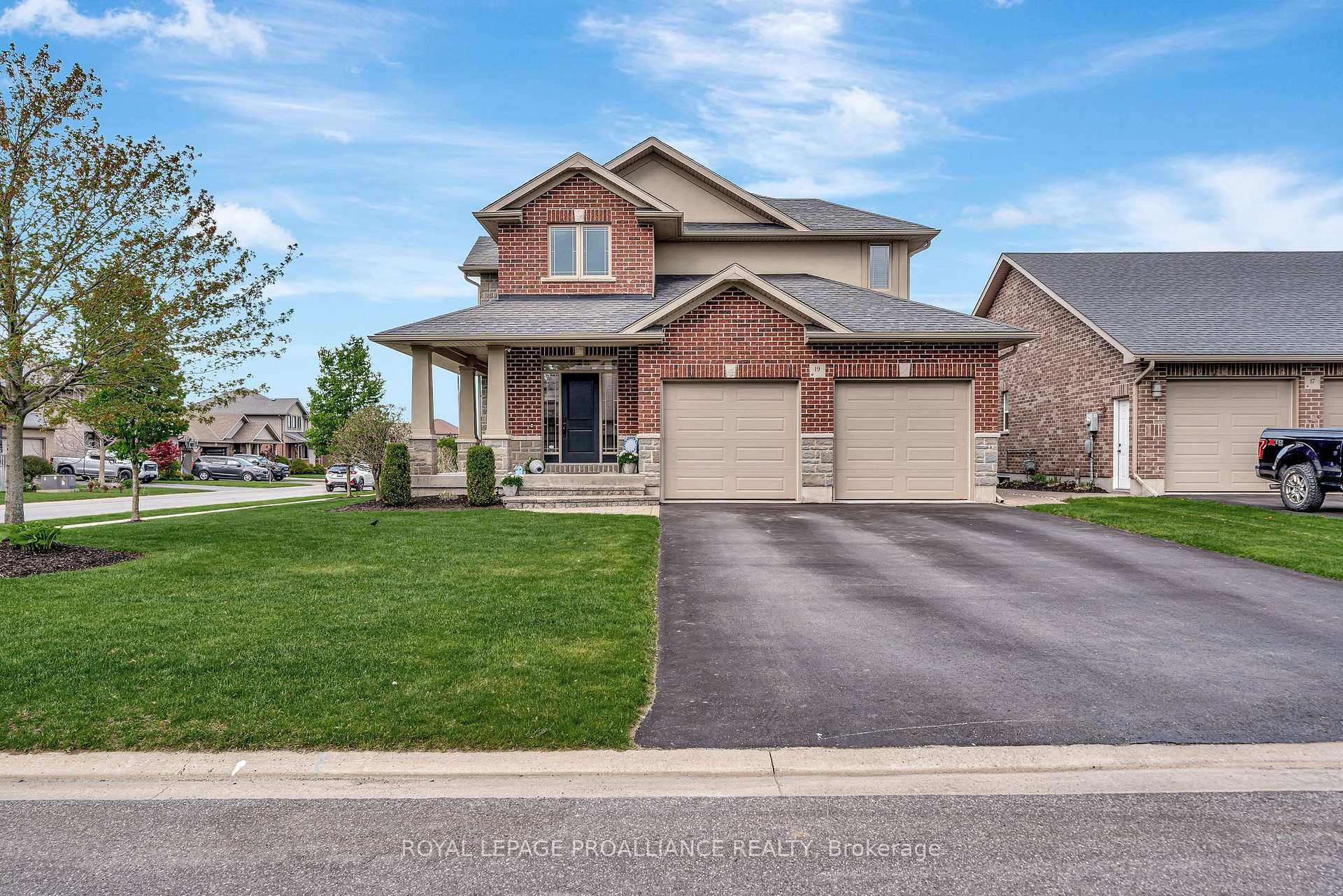 Front of 19 Scenic Drive