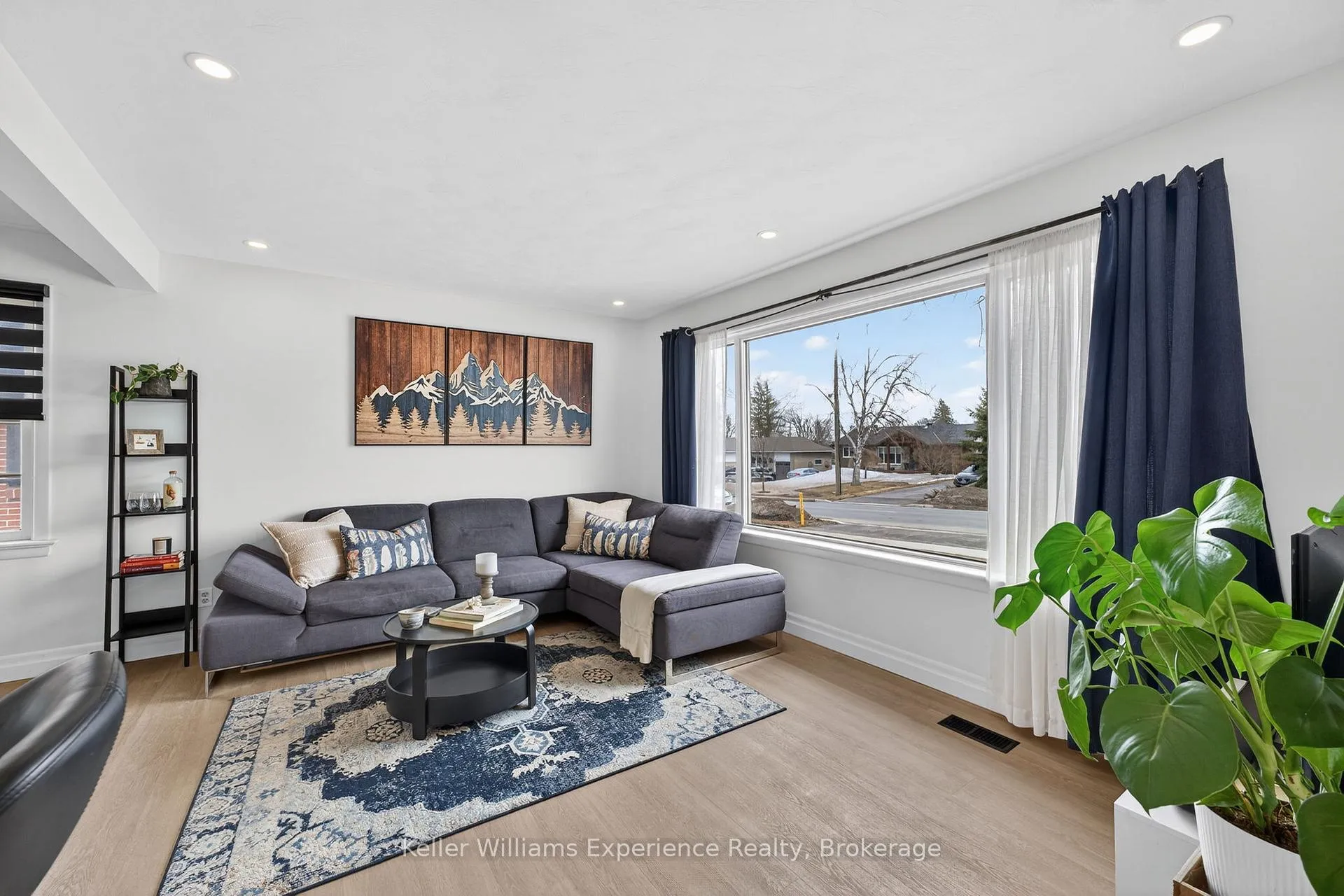 Photo 9 of 106 Nelson Street, Barrie, Codrington — HOMEH
