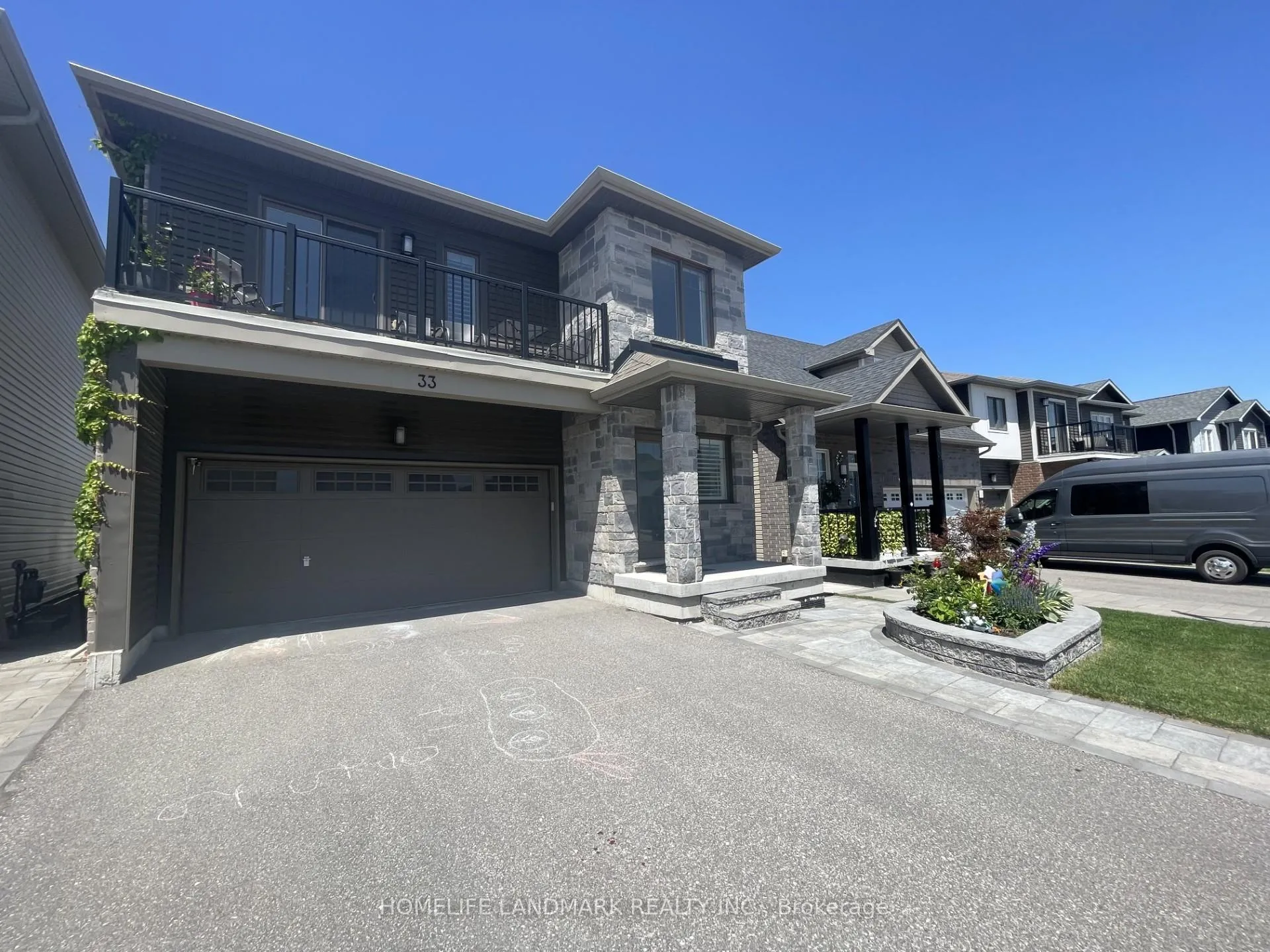 Photo 1 of Unit Upper Unit, 33 Olympic Gate, Barrie, Rural Barrie Southwest — HOMEH