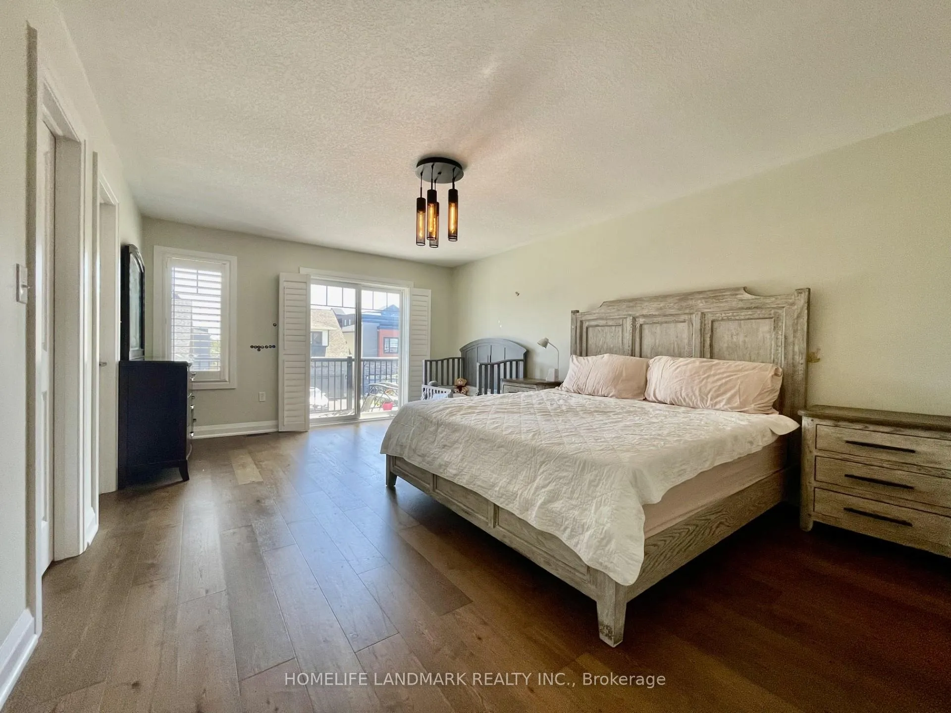Photo 8 of Unit Upper Unit, 33 Olympic Gate, Barrie, Rural Barrie Southwest — HOMEH