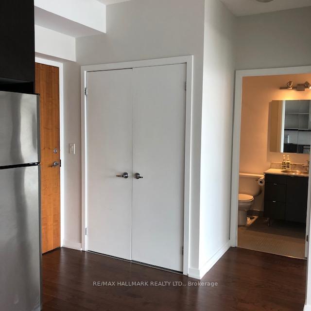 Photo 3 of Unit 1409, 33 Lombard Street, Toronto, Church-Yonge Corridor — HOMEH