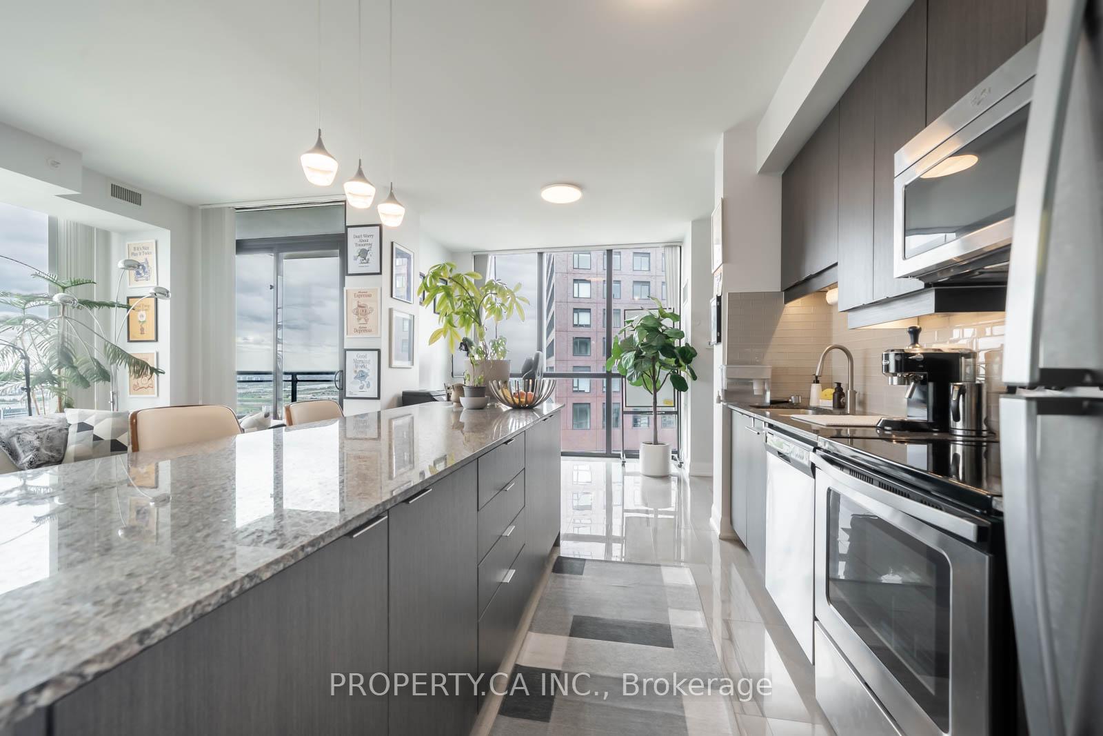 Photo 3 of Unit 3403, 2910 Highway 7 Road, Vaughan, Concord — HOMEH