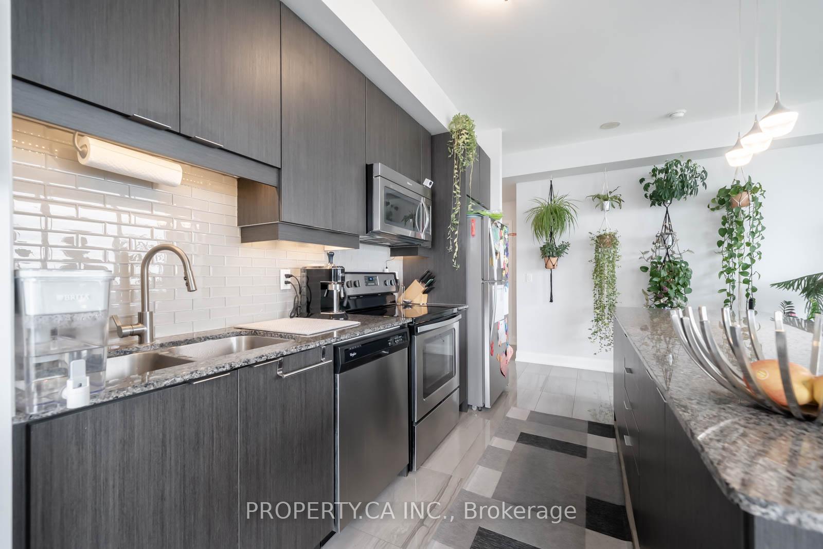 Photo 7 of Unit 3403, 2910 Highway 7 Road, Vaughan, Concord — HOMEH