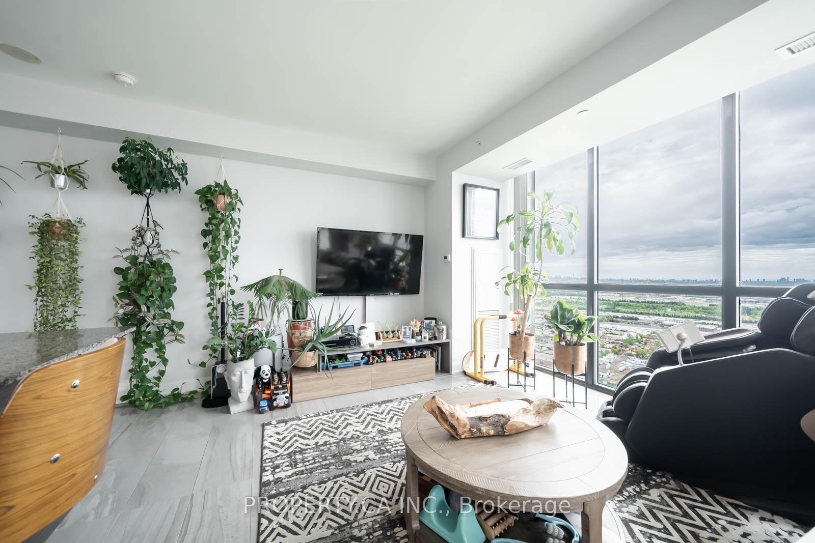 Photo 9 of Unit 3403, 2910 Highway 7 Road, Vaughan, Concord — HOMEH