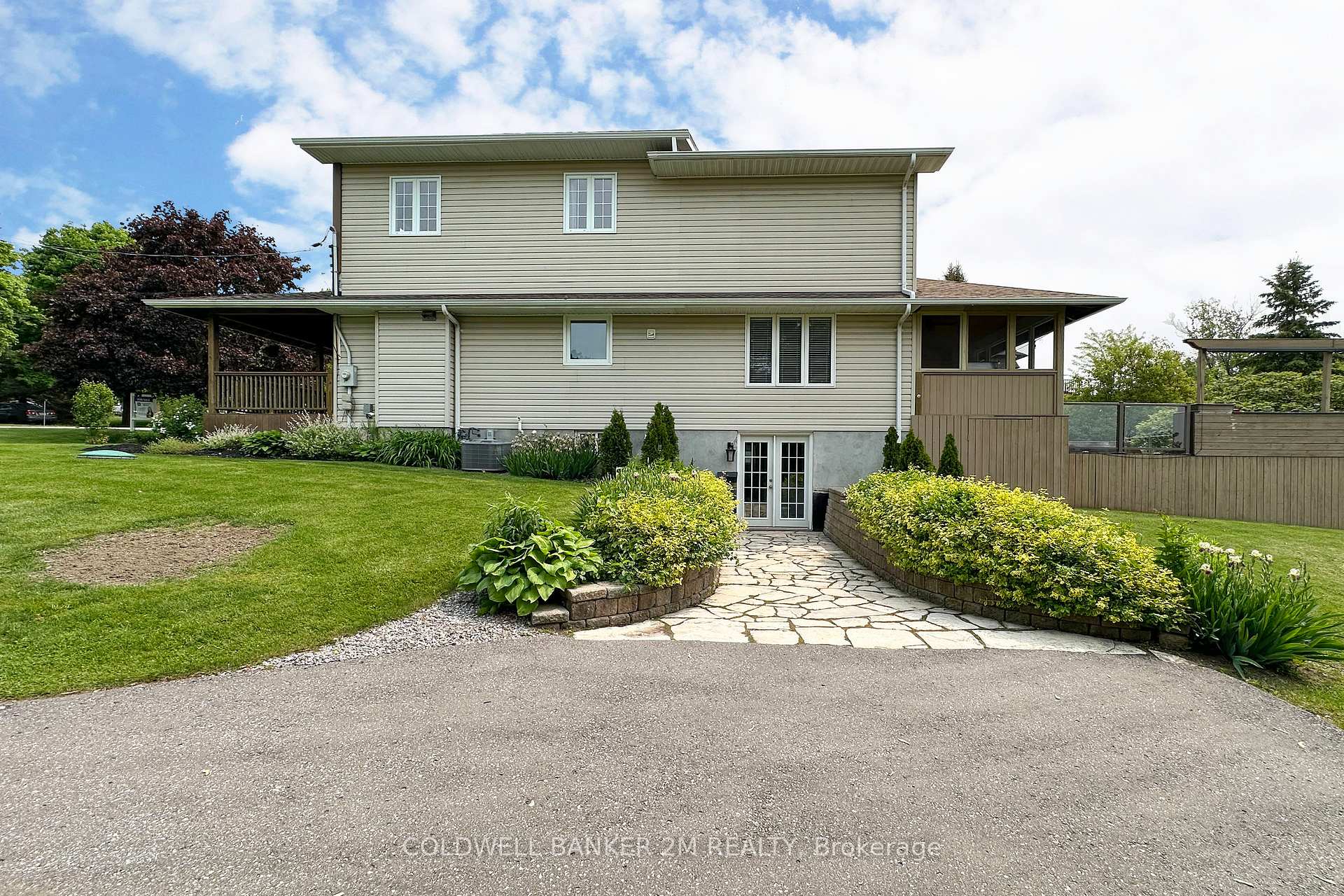 Photo 30 of 37 Bradley Boulevard, Clarington, Rural Clarington — HOMEH