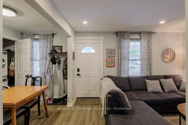 Photo 6 of 80 West River Street, Brant, Paris — HOMEH