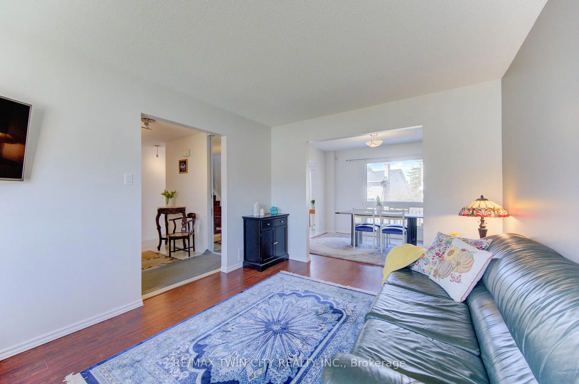 Photo 8 of 498 Thorndale Drive, Waterloo — HOMEH