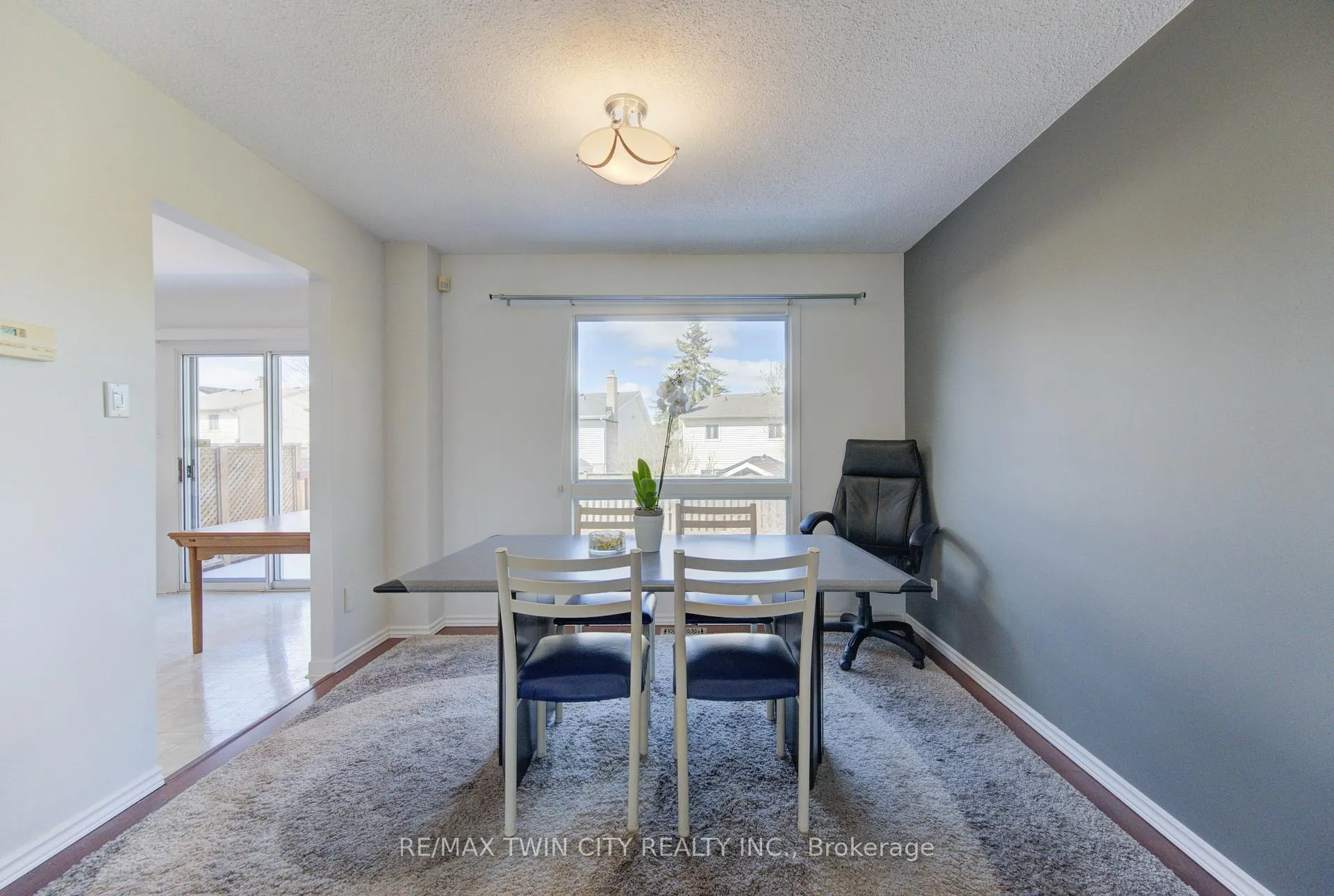 Photo 9 of 498 Thorndale Drive, Waterloo — HOMEH