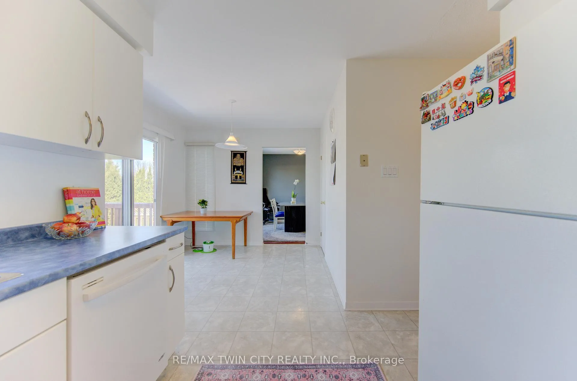 Photo 15 of 498 Thorndale Drive, Waterloo — HOMEH