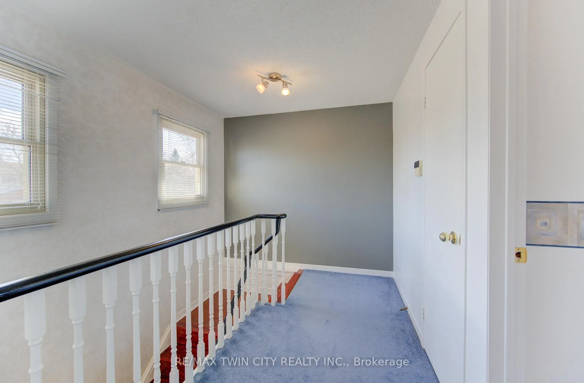 Photo 18 of 498 Thorndale Drive, Waterloo — HOMEH