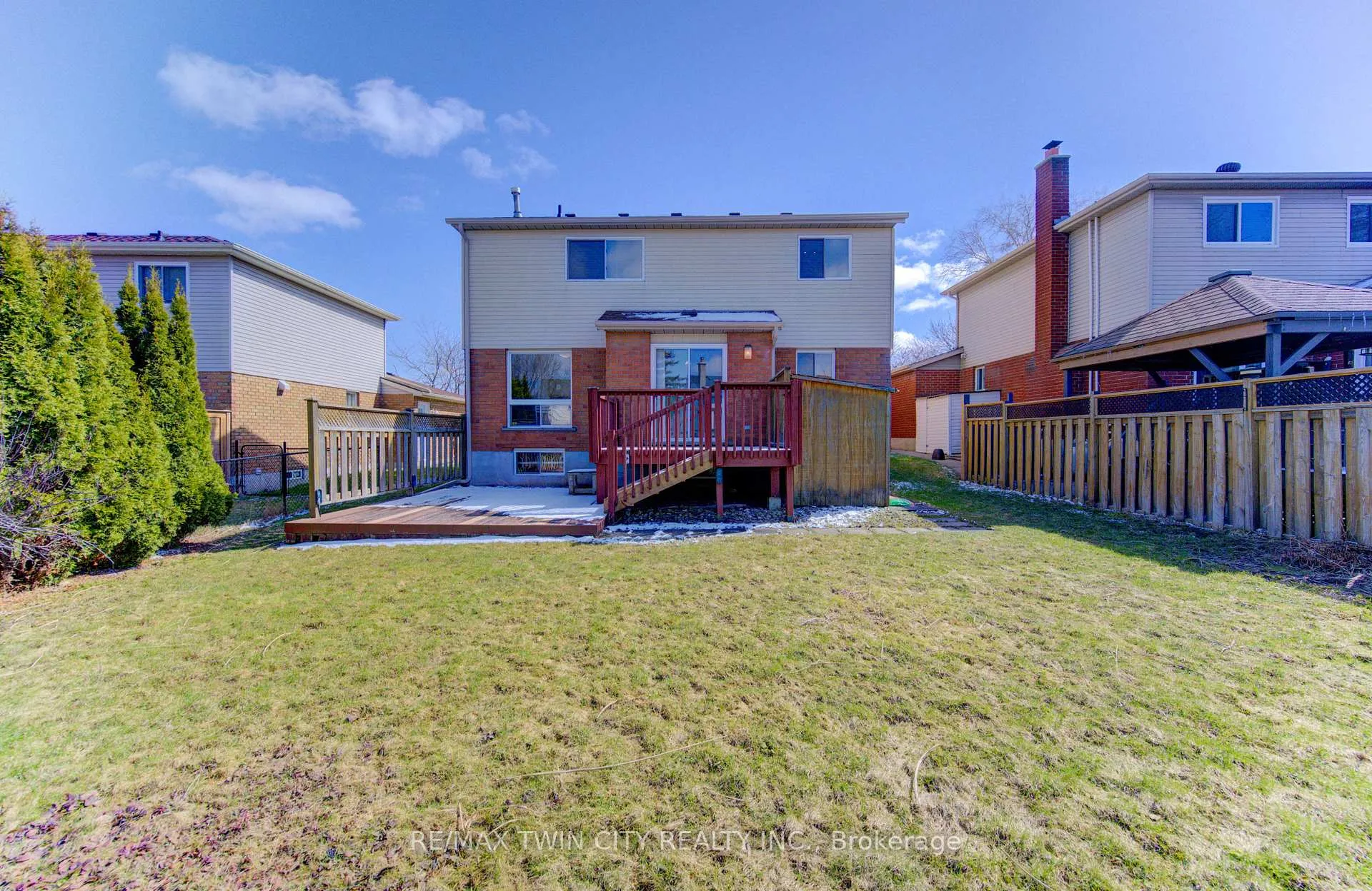 Photo 32 of 498 Thorndale Drive, Waterloo — HOMEH