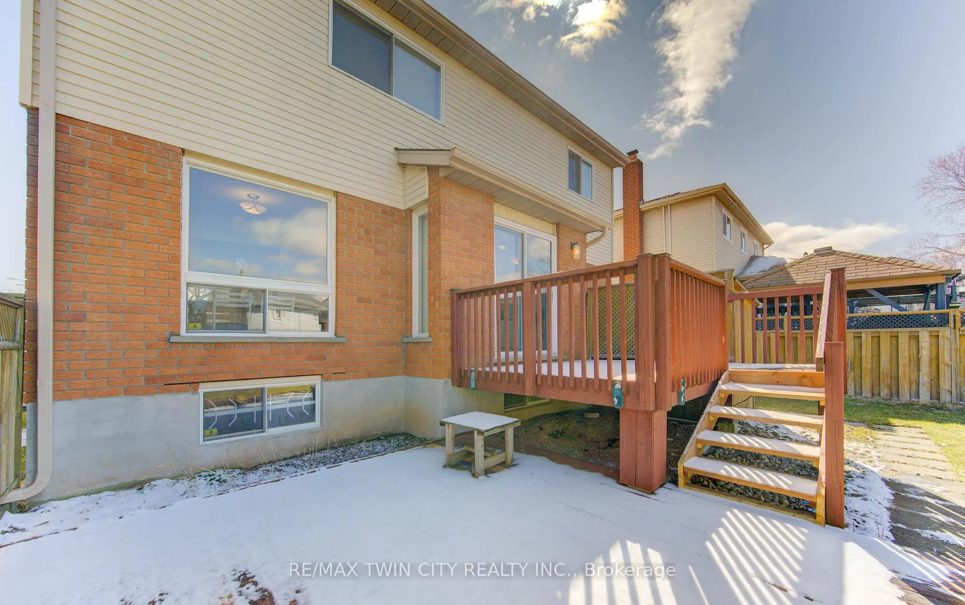 Photo 33 of 498 Thorndale Drive, Waterloo — HOMEH