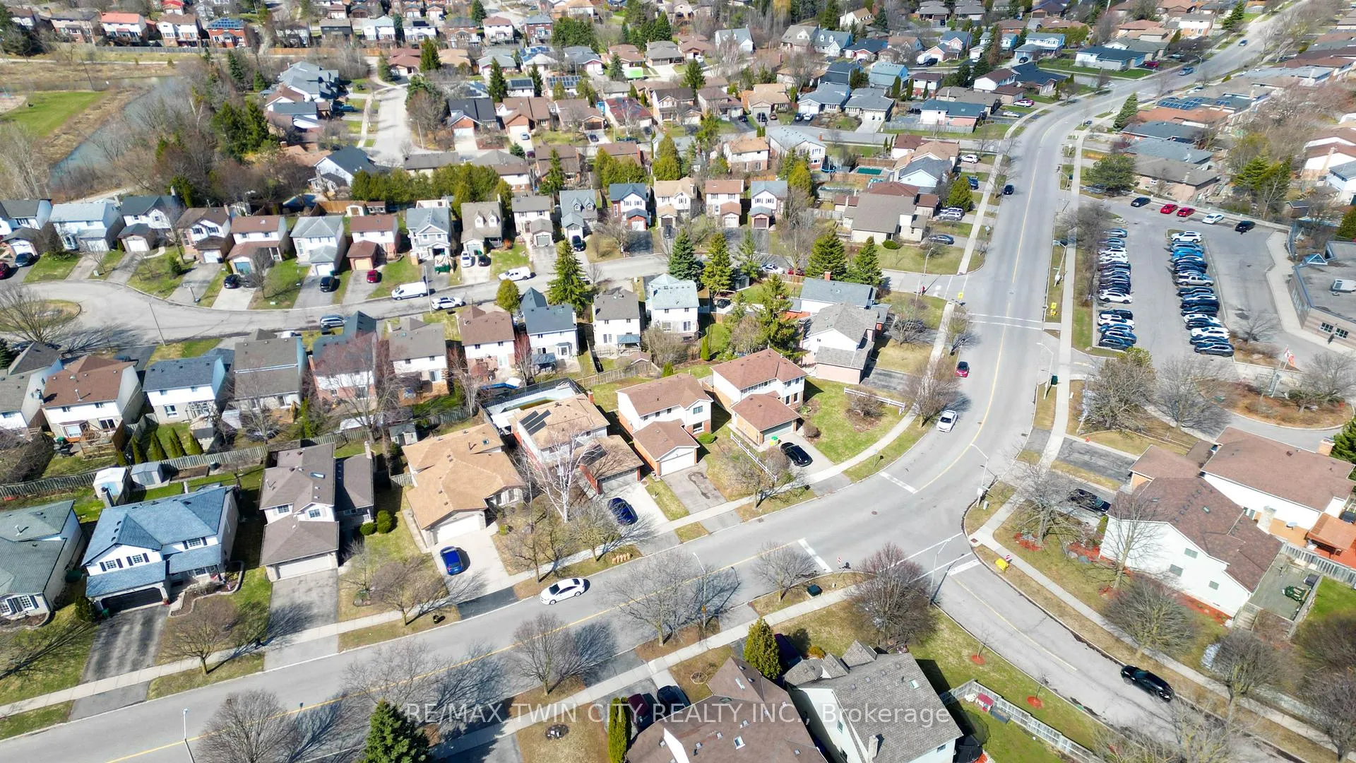 Photo 36 of 498 Thorndale Drive, Waterloo — HOMEH