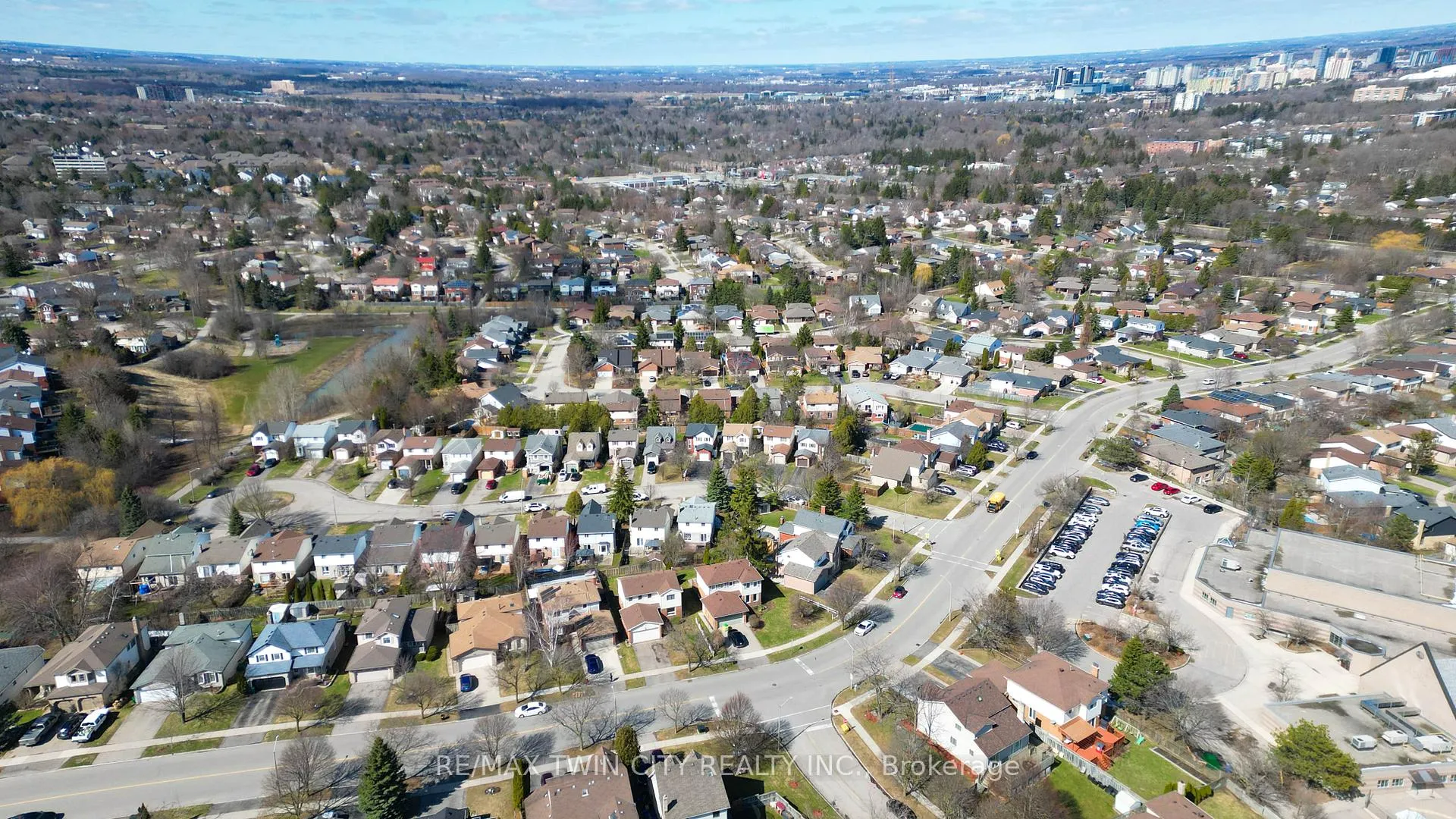 Photo 39 of 498 Thorndale Drive, Waterloo — HOMEH