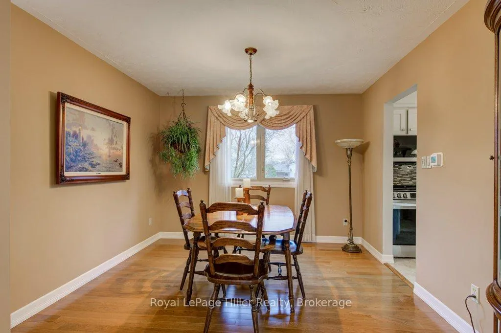 Photo 11 of 84 Franklin Drive, Stratford — HOMEH